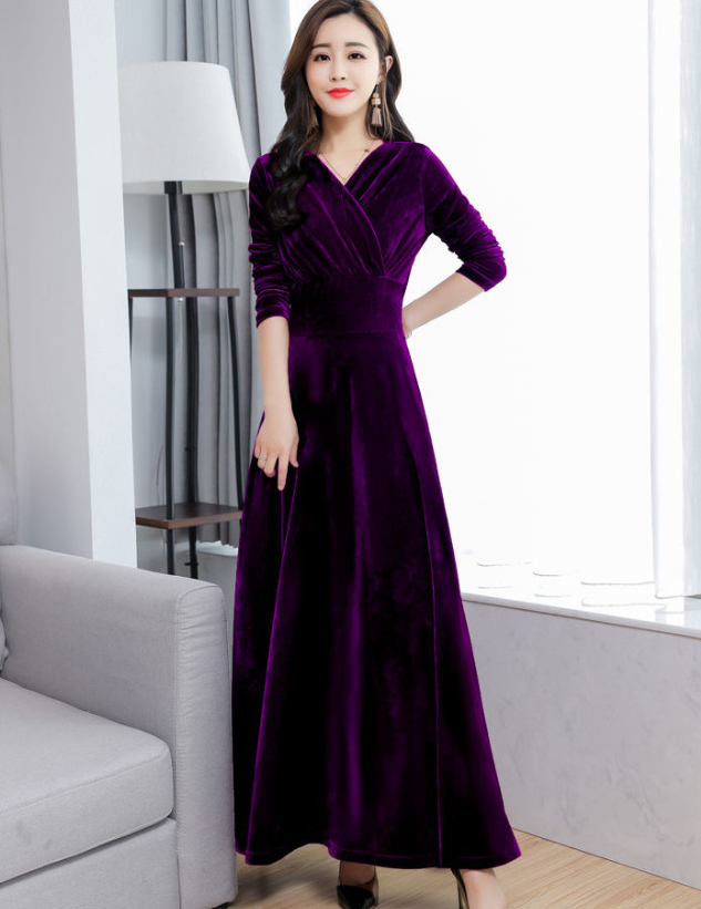 New Arrival Gold Velvet Plus-size Dress With Long Sleeves And A Full Skirt