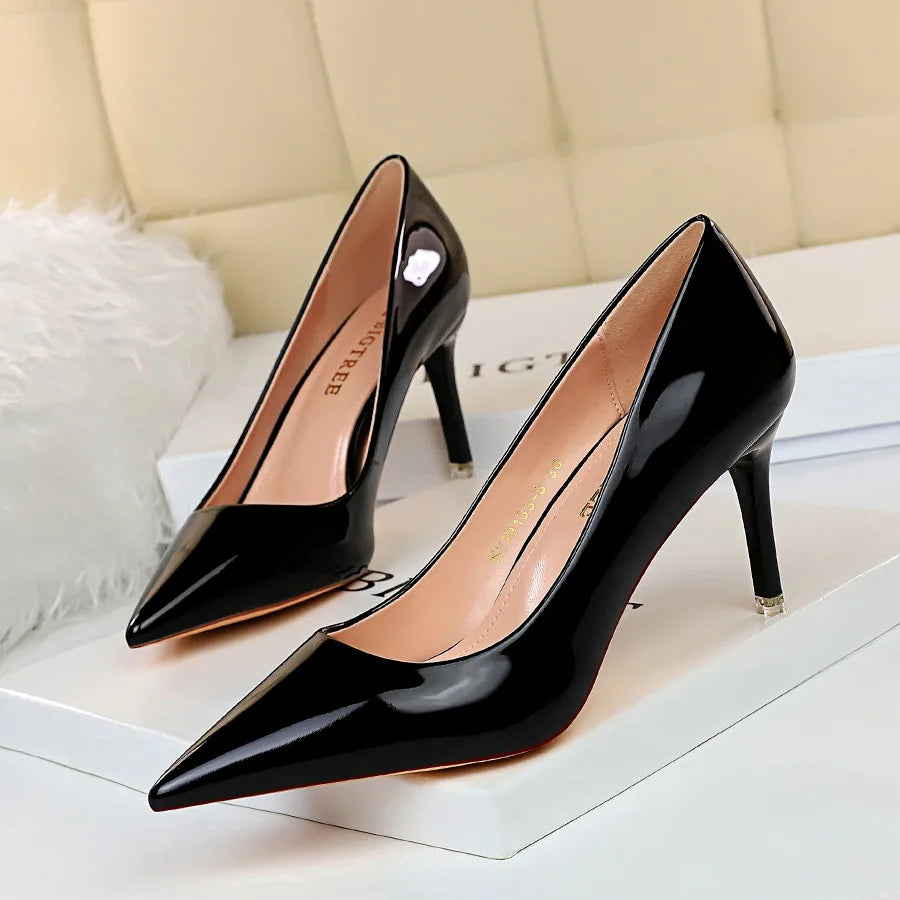 2024 Elegant Vintage Slip-On Pointed Toe Sandals for Ladies 7CM 10CM Heels Fashion Trend with Autumn & Summer Features