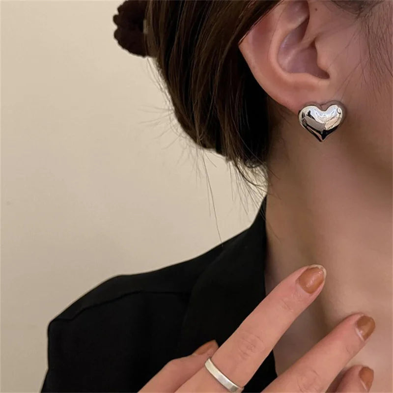 ●Minimalist Silver Color LOVE Heart Stud Earrings For Women Trendy Elegant Wedding Bride Jewelry Prevent Allergy