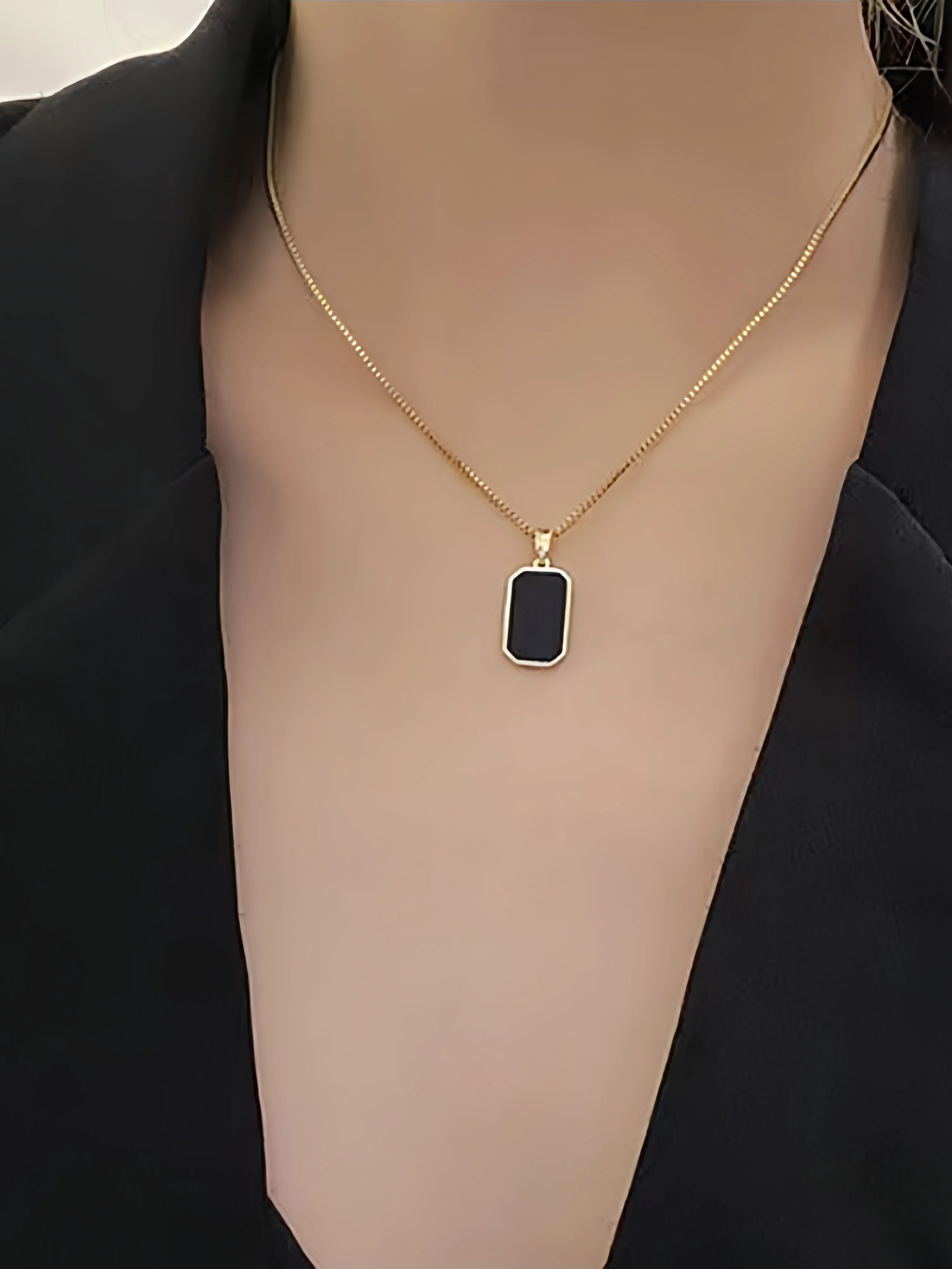The 2025 summer classic sweet wine red cherry pendant necklace is a fashionable and individual fruit golden chain necklace for w