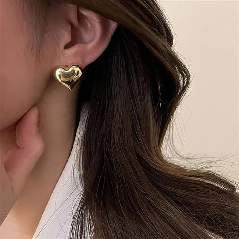 ●Minimalist Silver Color LOVE Heart Stud Earrings For Women Trendy Elegant Wedding Bride Jewelry Prevent Allergy